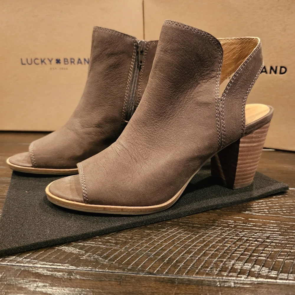 Lucky Brand Heels - Picture 1 of 10